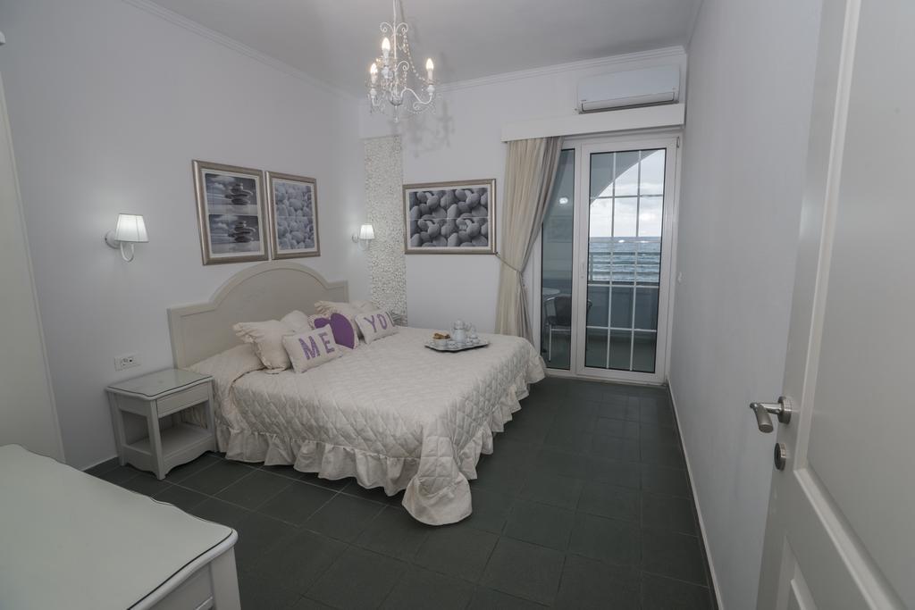 Anni Art Apartments Каливес Екстериор снимка