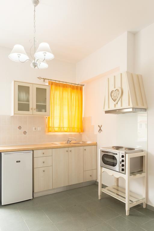 Anni Art Apartments Каливес Екстериор снимка