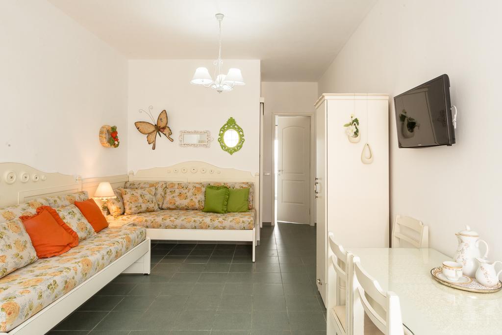 Anni Art Apartments Каливес Екстериор снимка